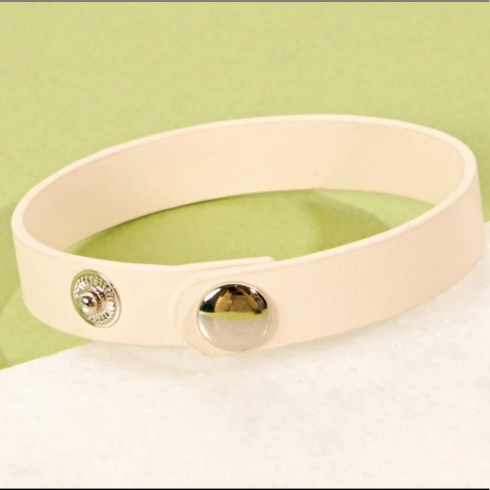 She believed She could Leather Cuff Bracelet - Picture 12 of 12